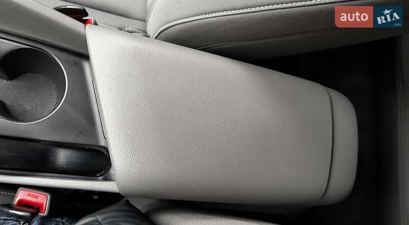 Седан Hyundai Elantra 2023 в Києві