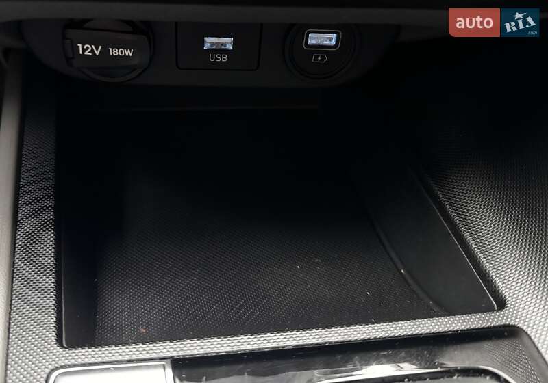 Седан Hyundai Elantra 2023 в Києві