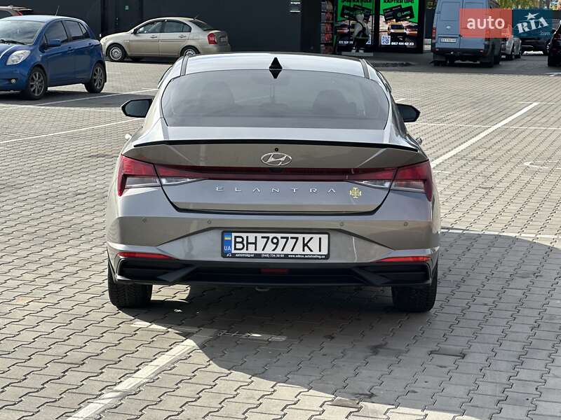 Седан Hyundai Elantra 2022 в Одессе