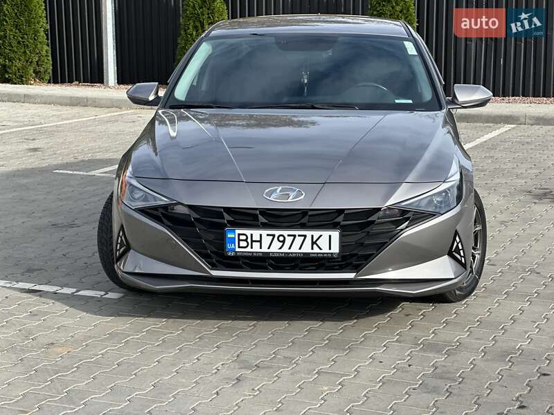 Седан Hyundai Elantra 2022 в Одессе