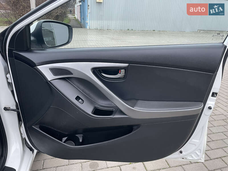 Седан Hyundai Elantra 2012 в Полтаві