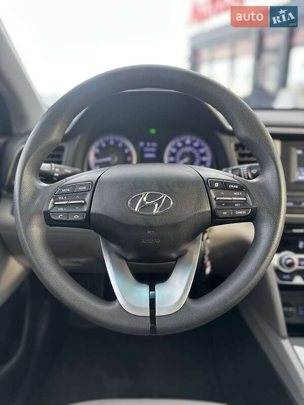 Седан Hyundai Elantra 2020 в Білогородці