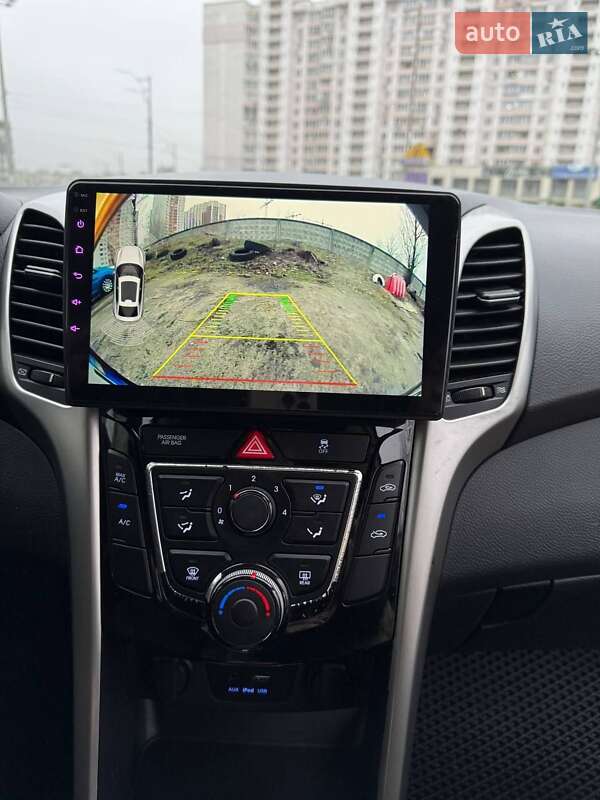 Хэтчбек Hyundai Elantra 2016 в Киеве