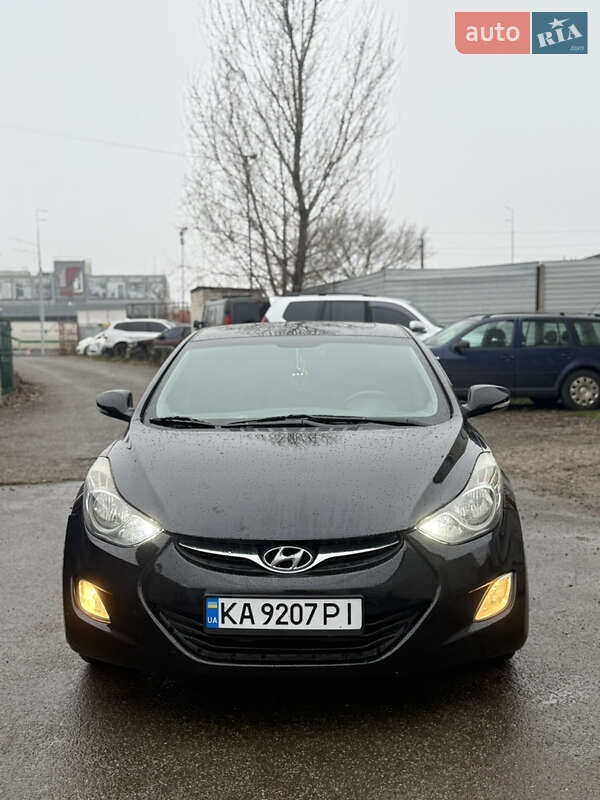 Hyundai Elantra 2011