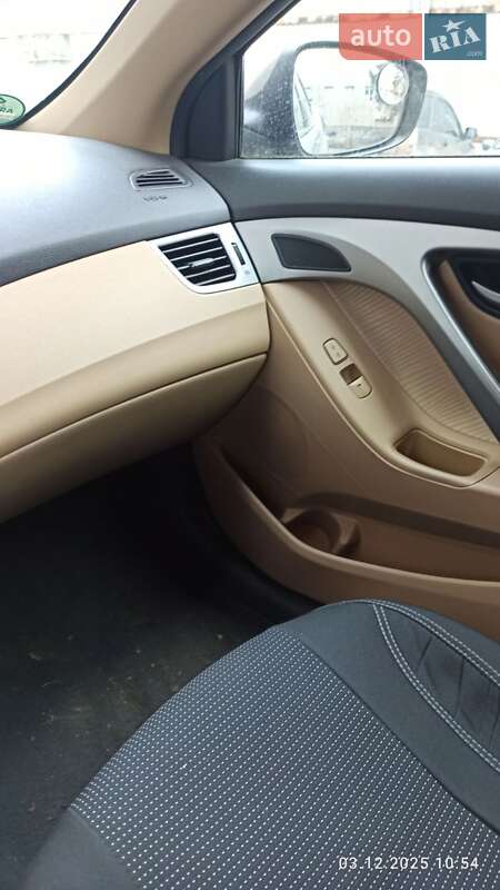 Седан Hyundai Elantra 2012 в Харкові фото 7 Седан Hyundai Elantra 2012 в Харкові