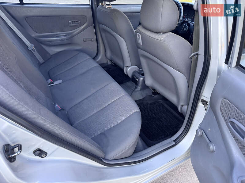 Седан Hyundai Elantra 2006 в Киеве