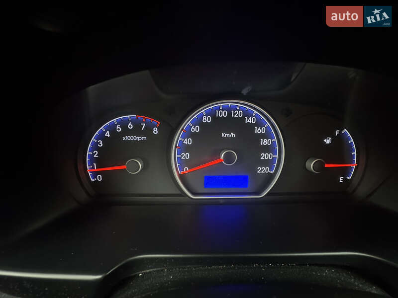 Седан Hyundai Elantra 2010 в Києві