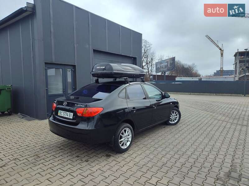 Седан Hyundai Elantra 2008 в Львове