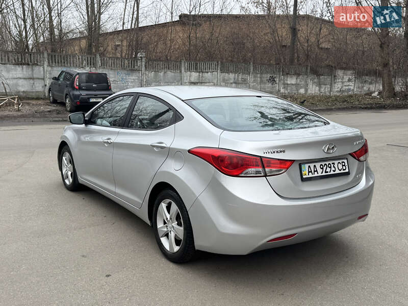 Седан Hyundai Elantra 2012 в Киеве фото 10 Седан Hyundai Elantra 2012 в Киеве