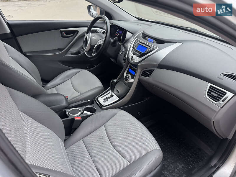 Седан Hyundai Elantra 2012 в Киеве фото 16 Седан Hyundai Elantra 2012 в Киеве