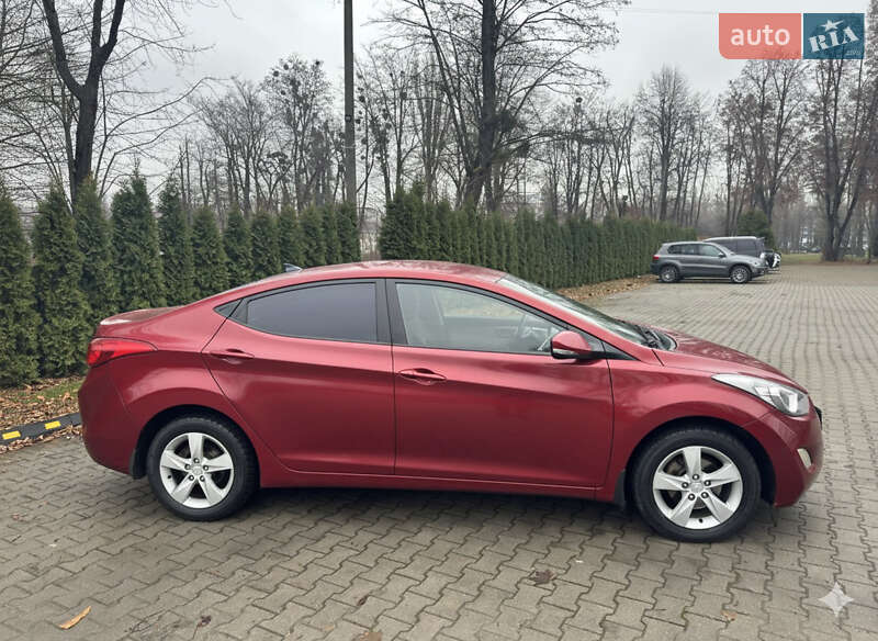 Седан Hyundai Elantra 2013 в Киеве