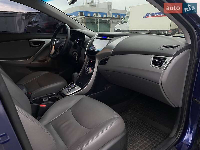 Седан Hyundai Elantra 2011 в Києві фото 24 Седан Hyundai Elantra 2011 в Києві