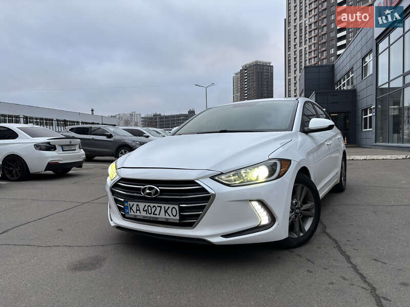Седан Hyundai Elantra 2017 в Киеве