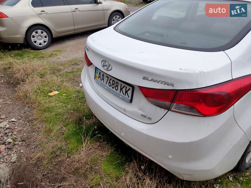 Седан Hyundai Elantra 2013 в Киеве фото 4 Седан Hyundai Elantra 2013 в Киеве