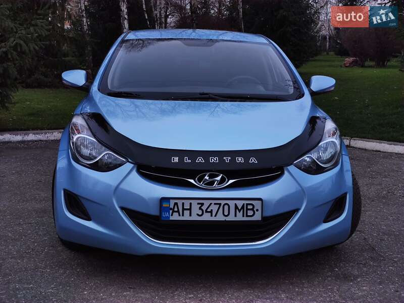 Hyundai Elantra 2012