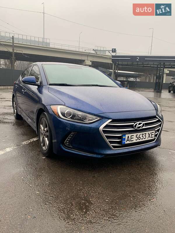 Седан Hyundai Elantra 2016 в Киеве