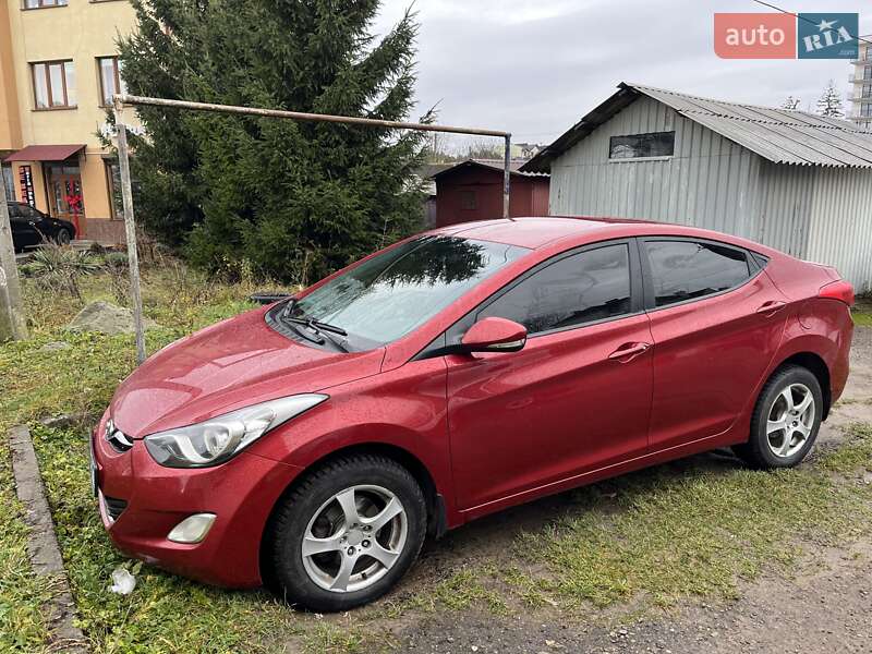 Седан Hyundai Elantra 2013 в Львове
