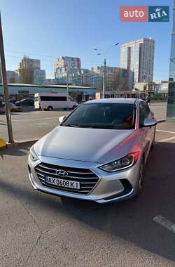 Седан Hyundai Elantra 2016 в Харькове