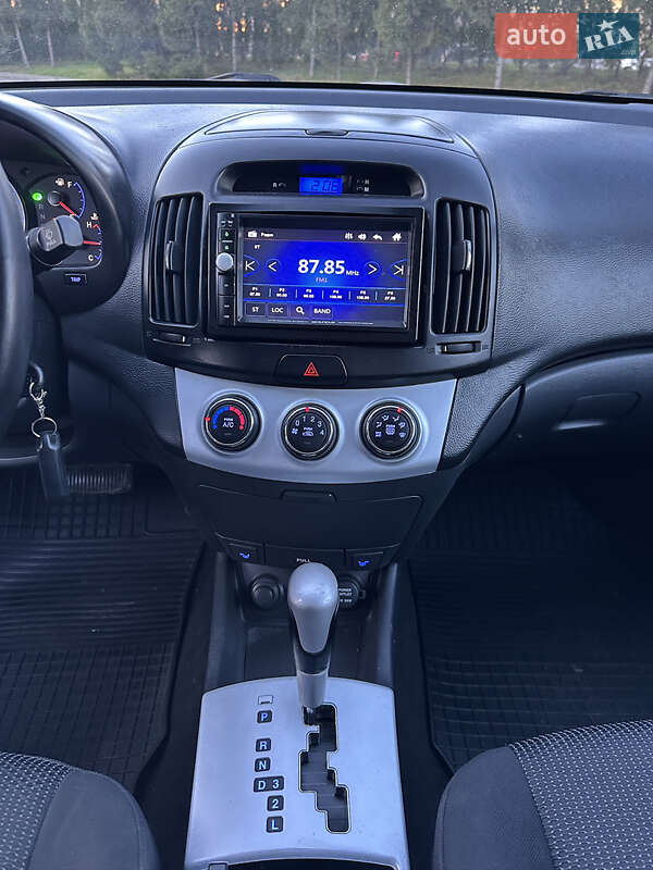 Седан Hyundai Elantra 2007 в Тернополе