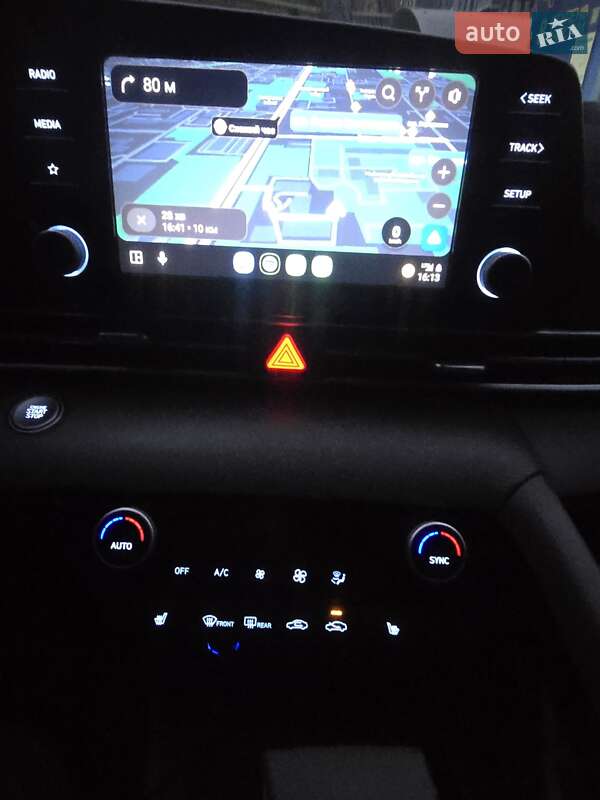 Седан Hyundai Elantra 2023 в Киеве