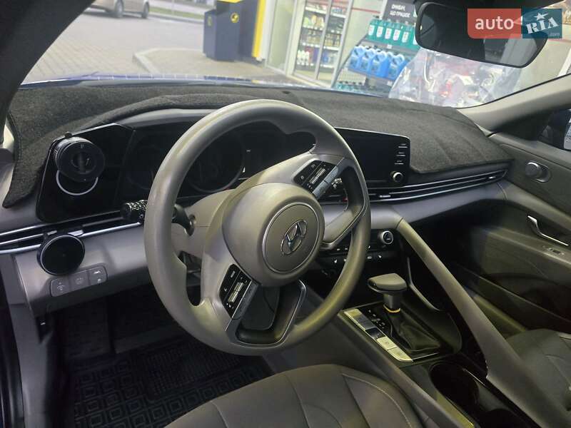 Седан Hyundai Elantra 2023 в Киеве