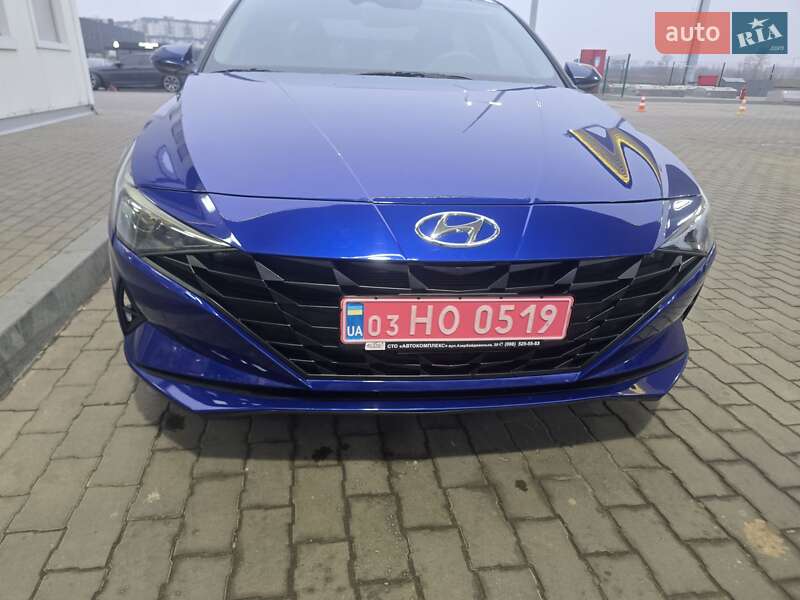 Седан Hyundai Elantra 2023 в Киеве