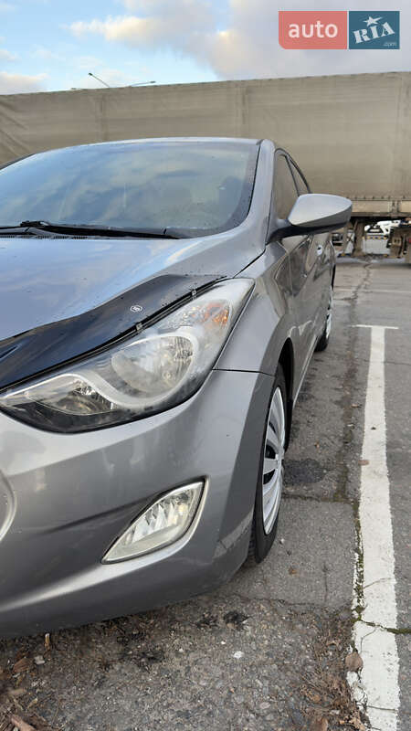 Седан Hyundai Elantra 2011 в Дніпрі