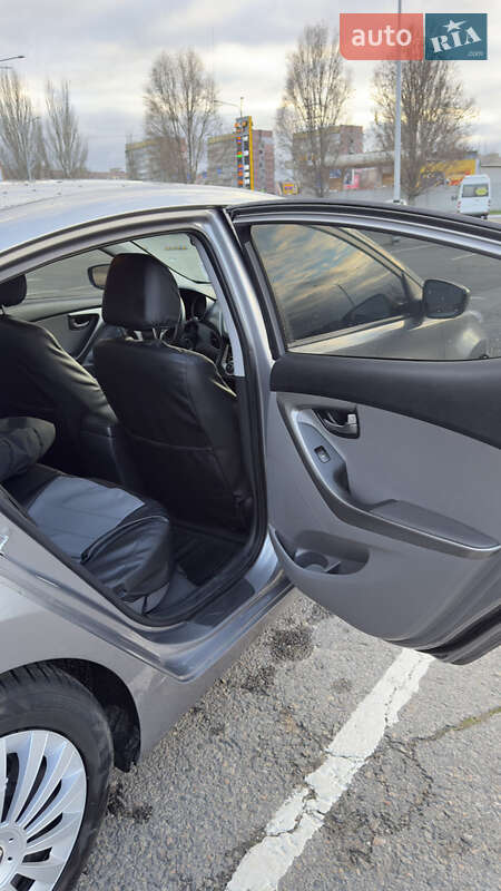Седан Hyundai Elantra 2011 в Дніпрі