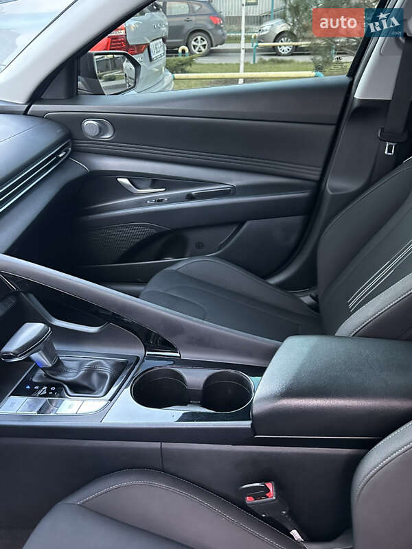 Седан Hyundai Elantra 2020 в Киеве