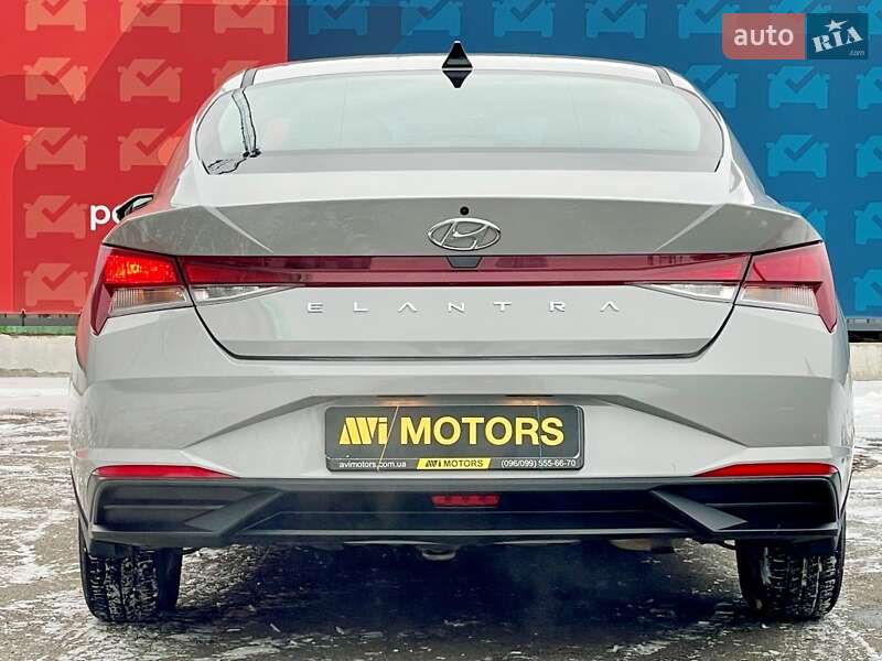 Седан Hyundai Elantra 2021 в Києві