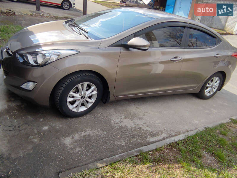 Hyundai Elantra 2013