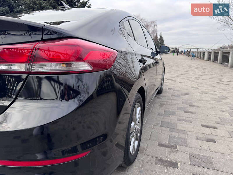 Седан Hyundai Elantra 2018 в Дніпрі