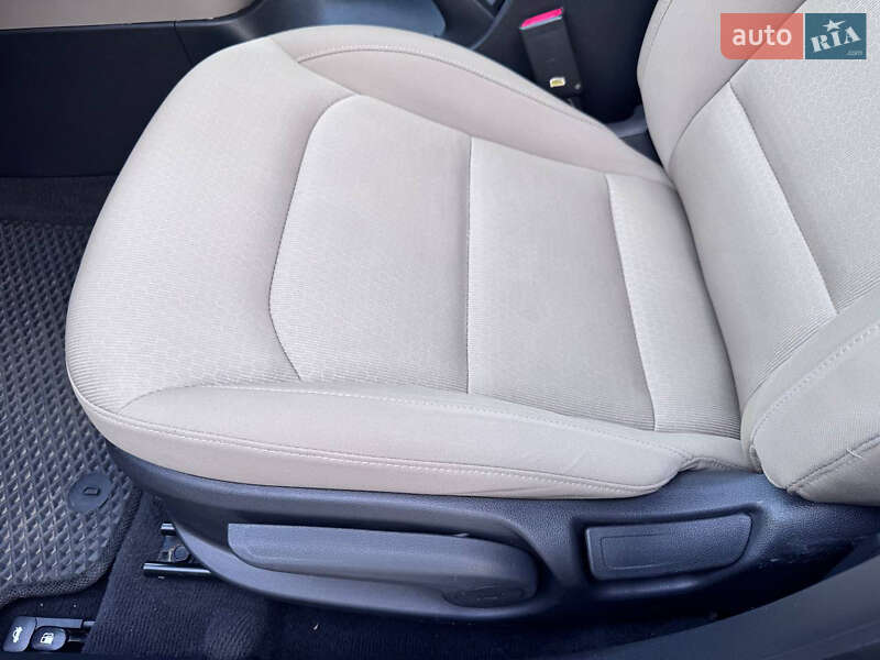 Седан Hyundai Elantra 2018 в Дніпрі