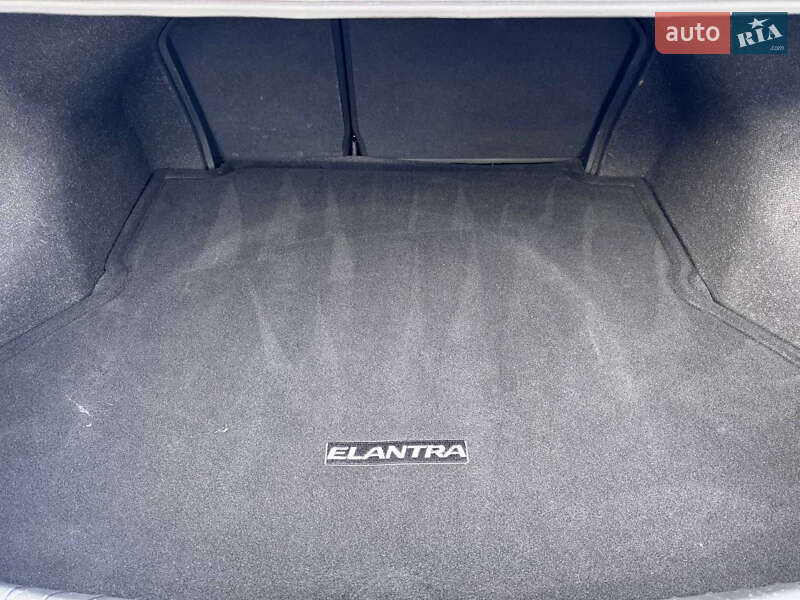 Седан Hyundai Elantra 2018 в Дніпрі