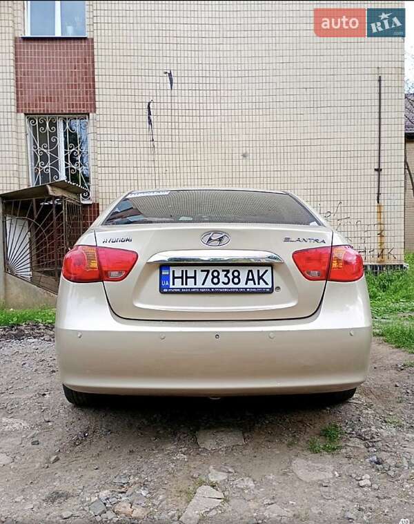 Седан Hyundai Elantra 2010 в Одессе