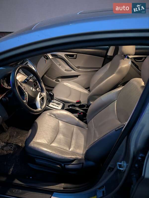 Седан Hyundai Elantra 2012 в Городку