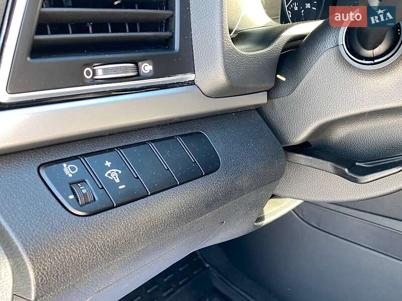 Седан Hyundai Elantra 2018 в Львове