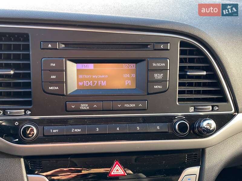 Седан Hyundai Elantra 2018 в Львове