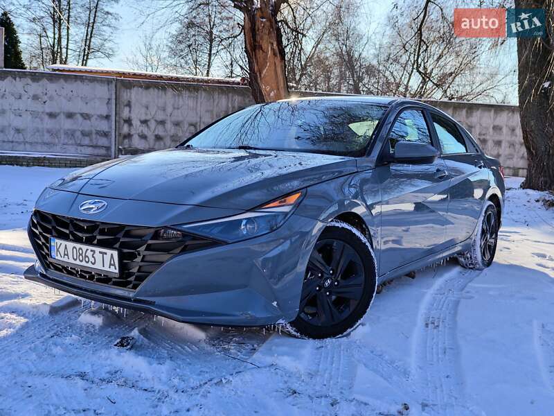 Hyundai Elantra 2022