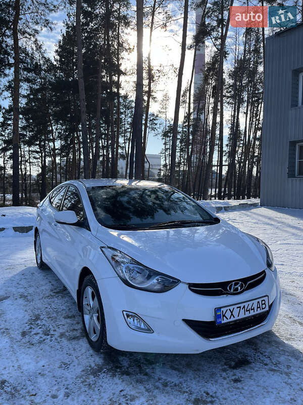 Hyundai Elantra 2013