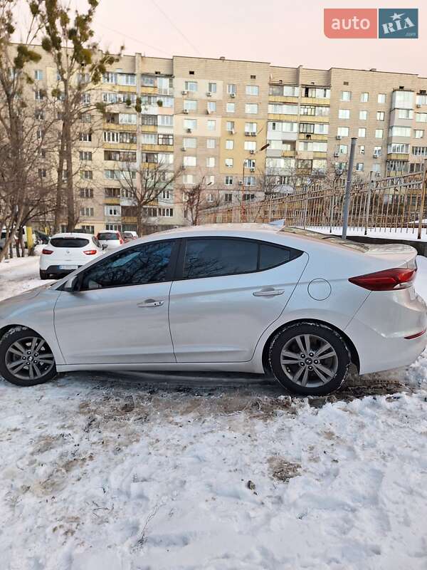 Седан Hyundai Elantra 2016 в Києві фото 6 Седан Hyundai Elantra 2016 в Києві