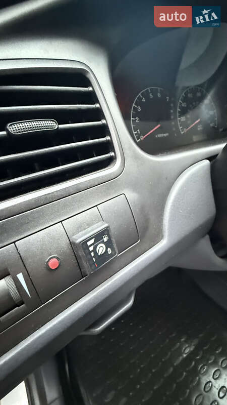 Седан Hyundai Elantra 2001 в Одессе