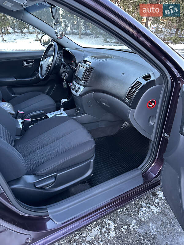 Седан Hyundai Elantra 2007 в Тернополе