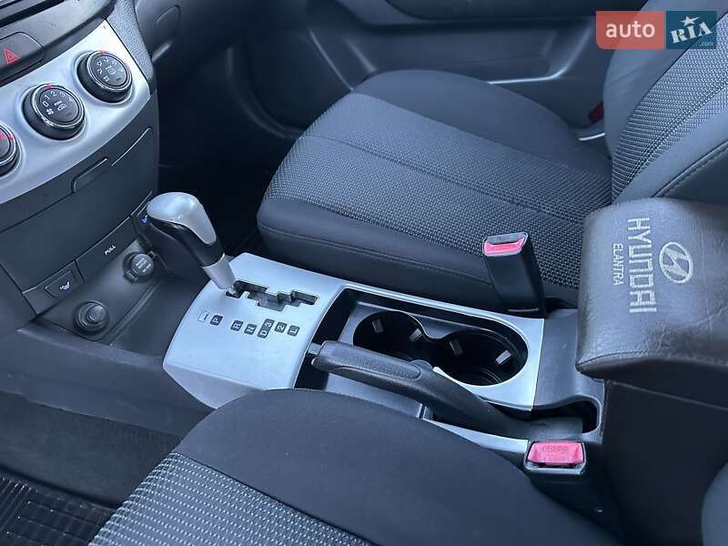 Седан Hyundai Elantra 2007 в Тернополе