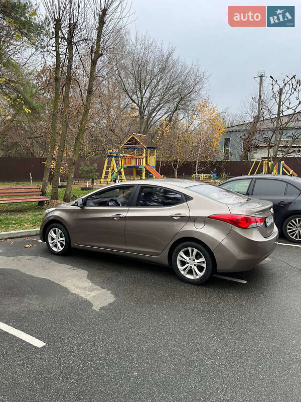 Седан Hyundai Elantra 2011 в Броварах
