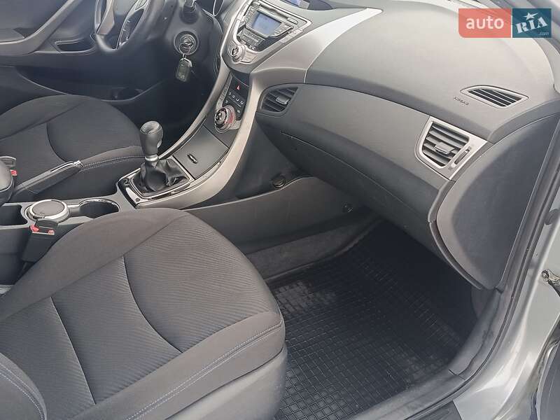 Седан Hyundai Elantra 2013 в Харькове