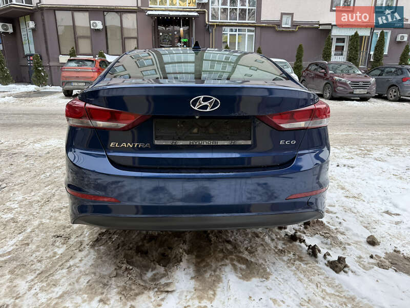 Седан Hyundai Elantra 2017 в Ирпене