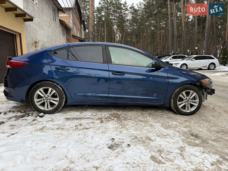 Седан Hyundai Elantra 2017 в Ирпене