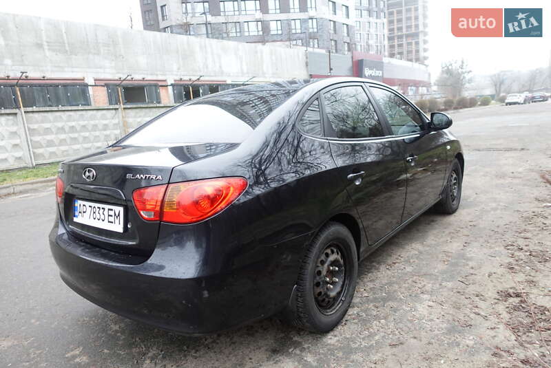 Седан Hyundai Elantra 2008 в Киеве