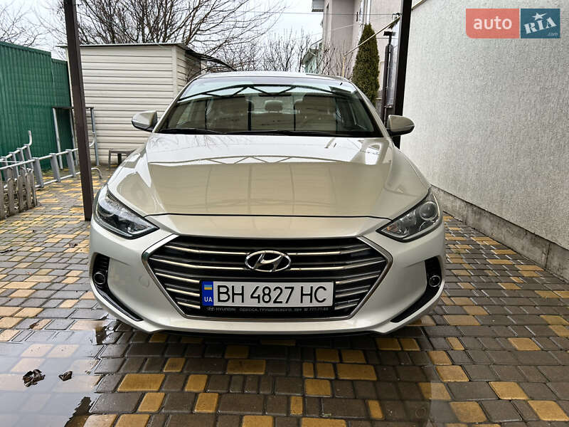Седан Hyundai Elantra 2016 в Одессе